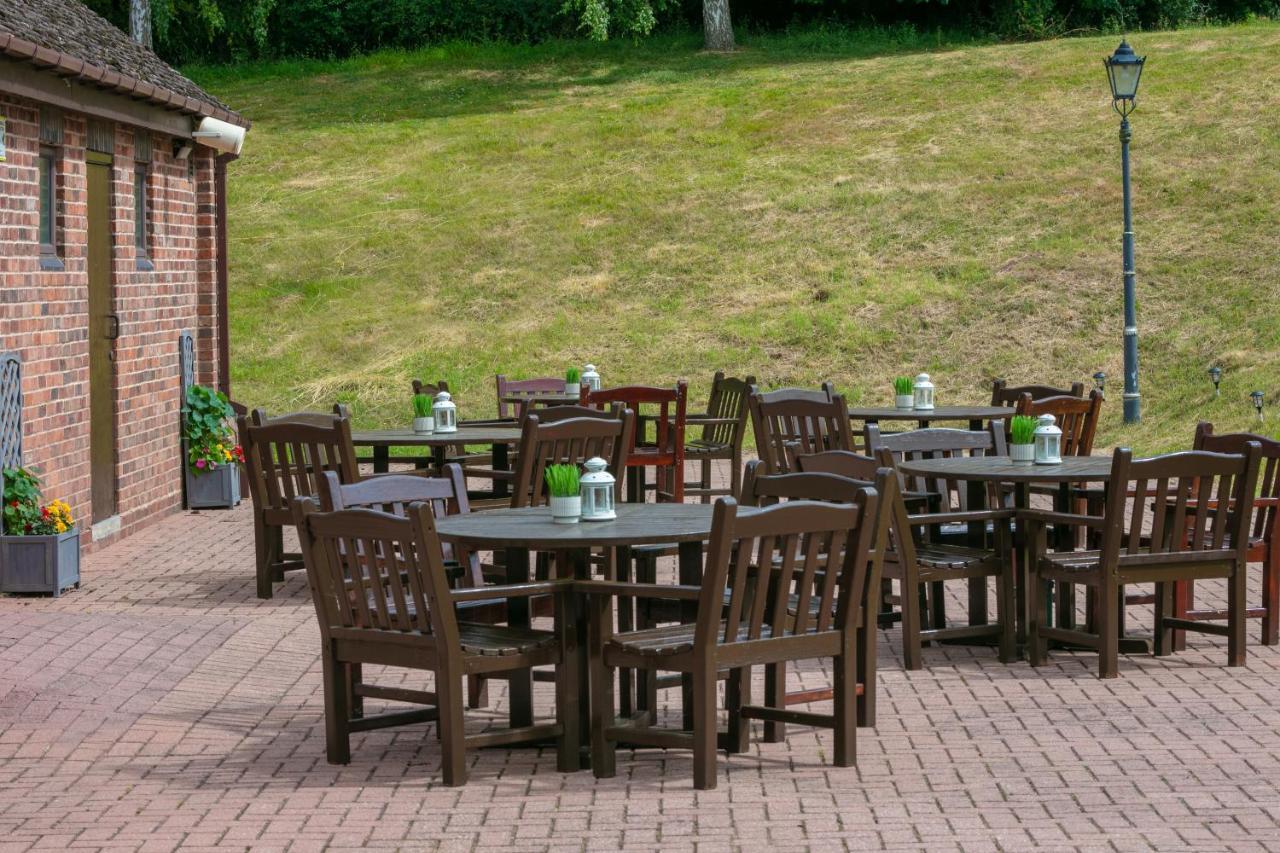 Stratford Manor Hotel Exterior photo