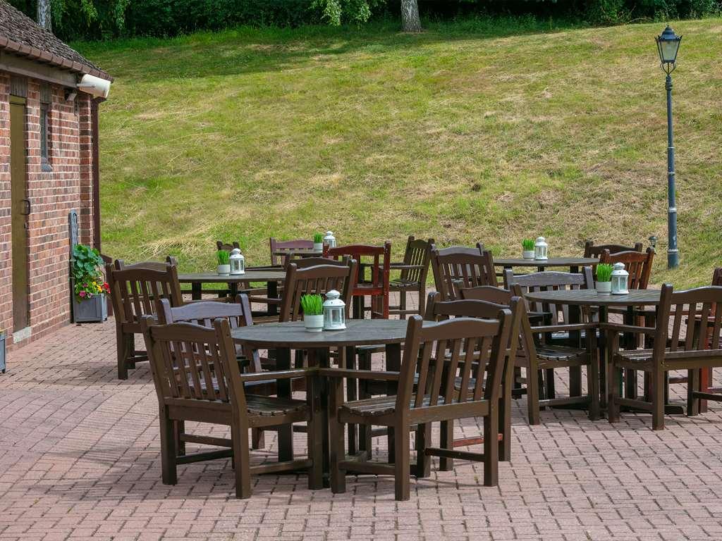 Stratford Manor Hotel Exterior photo