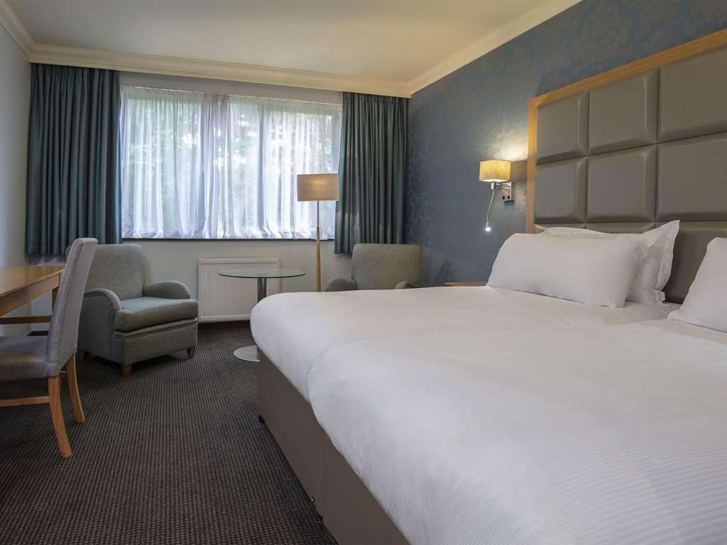 Stratford Manor Hotel Room photo